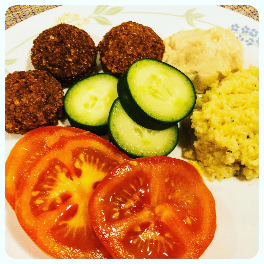 Meatless Meal #BHLent2018 Falafel, hummus, tomato, cucumber, couscous